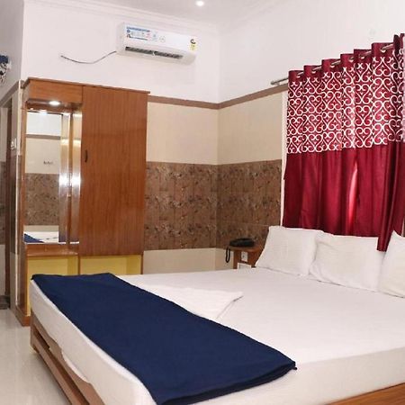Saravanas Lodge Тіруччендур Екстер'єр фото
